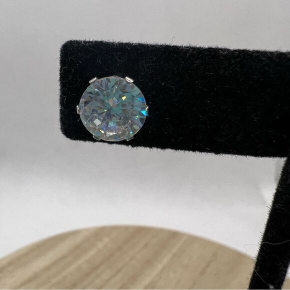 Dazzling sparkly crystal rhinestone post earrings - Picture 4 of 7